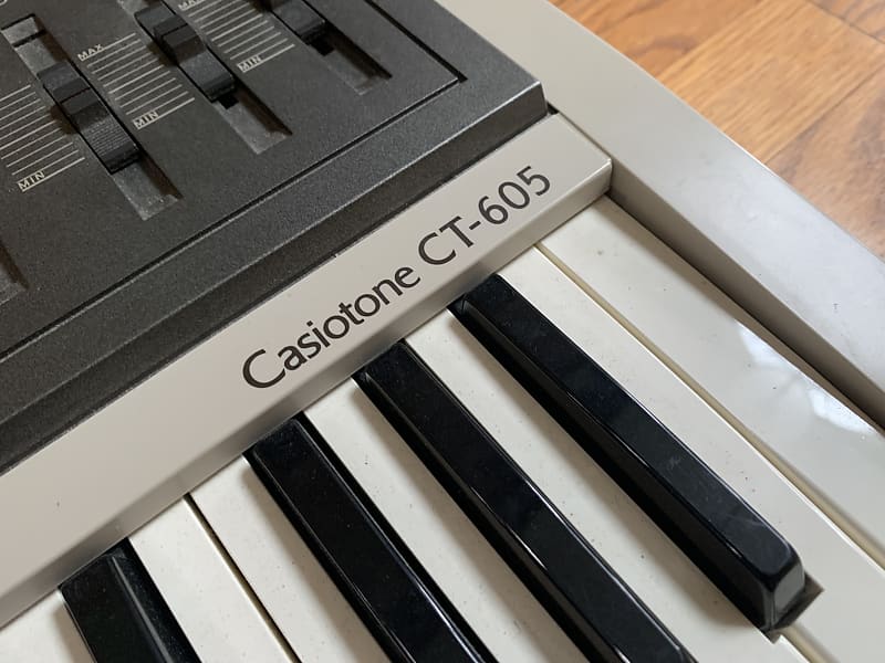 Casio 61 Key Vintage Casiotone CT-605 Keyboard Piano