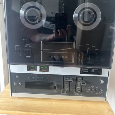 CONCORD Stereophonic 550 Tape Recorder Owned by Queens of the 