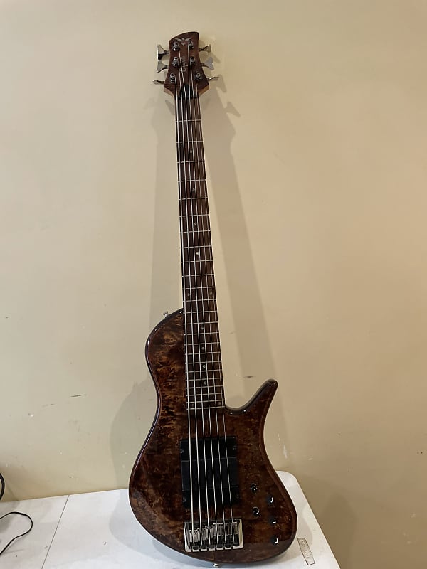 Carparelli CF-6 6-strings active bass | Reverb Norway