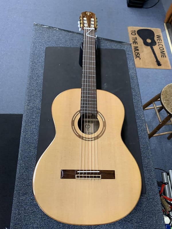 Teton STC110NT Acoustic Spruce Classical image 1