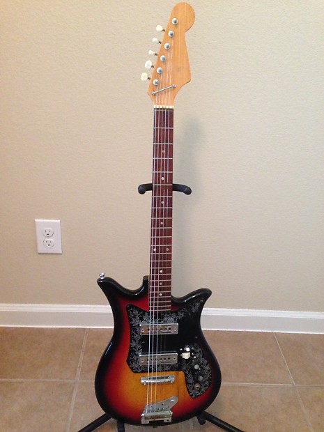 Vintage 1960's Teisco Del Rey Tulip Sunburst Electric Guitar Vintage 1960's Teisco Del Rey Tulip Sunburst Electric Guitar