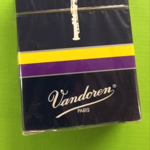 Vandoren SR2025 Traditional Soprano Saxophone Reeds - Strength 2.5 (Box of 10)