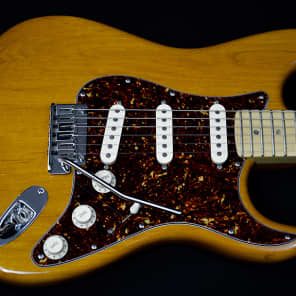 MINT! Fender American Deluxe Stratocaster Amber & Fender Case image 16