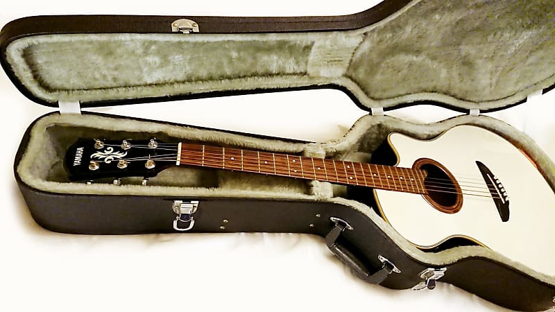 YAMAHA APX-6 Electro Acoustic Guitar with Hardcase - Vintage
