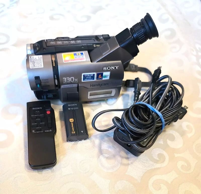 Sony CCDTRV43 Hi8 Tape Standard Definition Camcorder Reverb