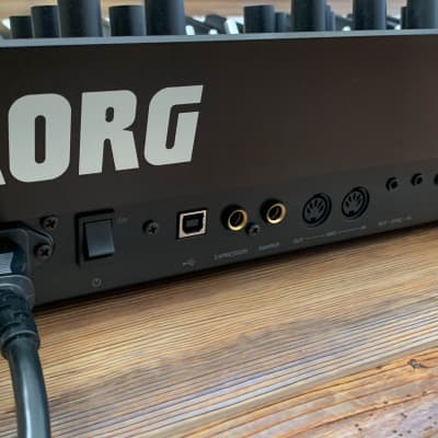 Korg Prologue 8 Polyphonic 49-Key 8-Voice Analog Synthesizer 2018 - Present - Black/Wood (Brand New/Open Box) image 9
