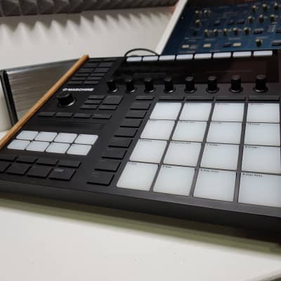Native Instruments Maschine MkIII MK3 Oak Stand from Synths And Wood image 3