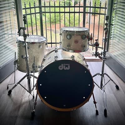 DW Collector’s Maple VLX 3pc Kit in Vintage Marine Pearl image 8