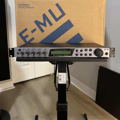 E-MU Systems Virtuoso 2000 Rackmount 128-Voice Virtual Orchestra 2000 - Silver