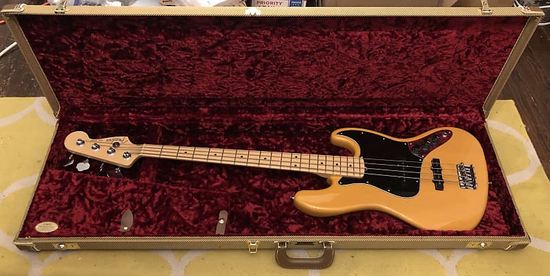 2004 Fender American Jazz Bass Butterscotch Blonde Ash Maple G&G Hard Case  S-1 Switch USA Standard