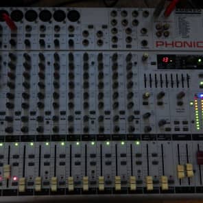 Phonic MU1822X 14 channel mixer sound board with effects