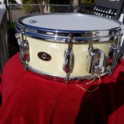 Slingerland Artist Model 5.5x14" 8-Lug Solid Maple Snare Drum 1963 - 1975
