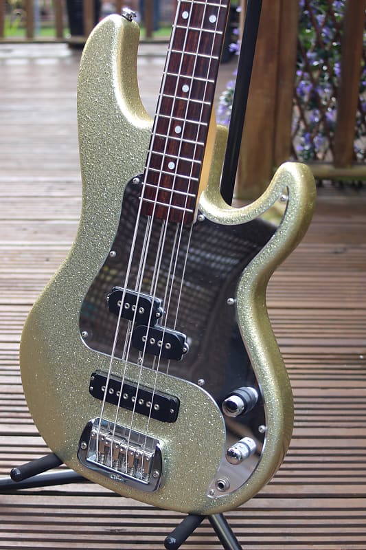 G&L Tribute bass SB 2. Made in Japan 2010 - Gold flake | Reverb UK