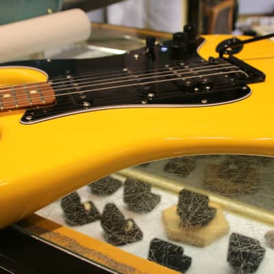 Fender USA Body/Mexico Neck Stratocaster 2018 - Yellow image 10