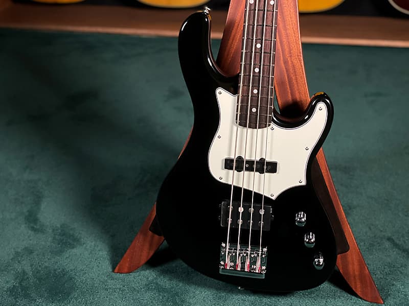 Cort GB34A 4-Strings Electrc Bass Black Jazz Humbucker