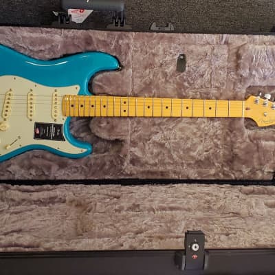 Fender American Professional II Stratocaster with Maple Fretboar Miami Blue image 8