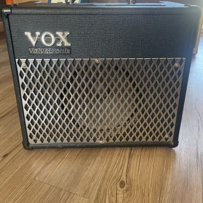 Vox Valvetronix AD30VT 30-Watt 1x10 Modeling Guitar Combo | Reverb UK