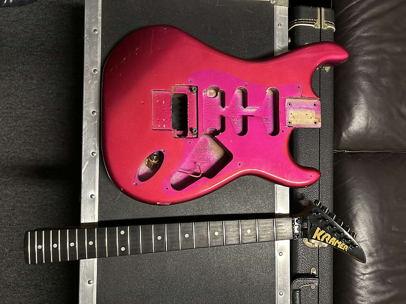 Kramer Focus VT-211S Electric Guitar - Hot Pink