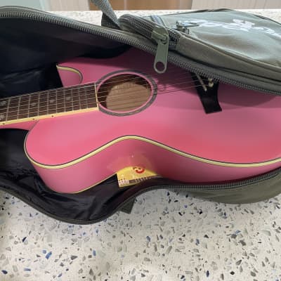 Daisy Rock Wildwood Acoustic Guitar Pack Pink image 5