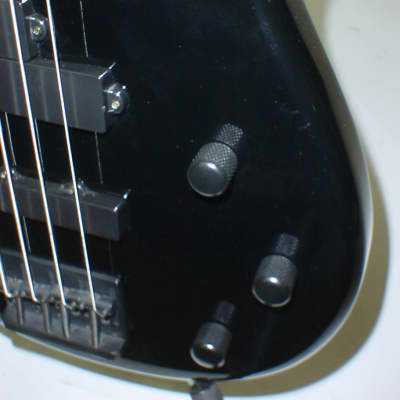 Peavey Millennium 4 Standard 4-String Electric Bass Guitar image 3