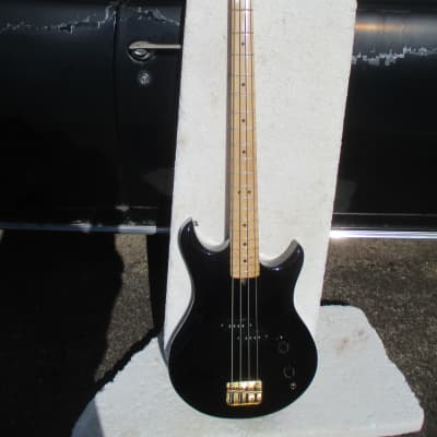 Vantage Avenger Bass Guitar, 1982, Japan, Matsumoku Factory Vantage Avenger Bass Guitar, 1982, Japan, Matsumoku Factory