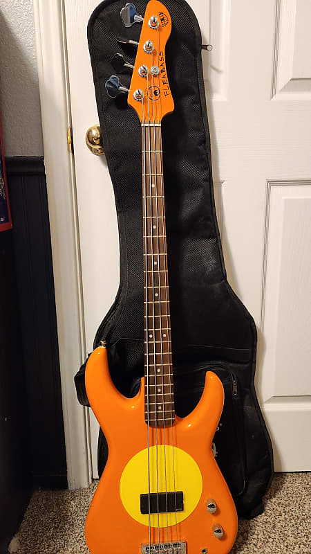 Flea Bass Model 32 (2009) - Sunny (34" scale) with EMG image 1