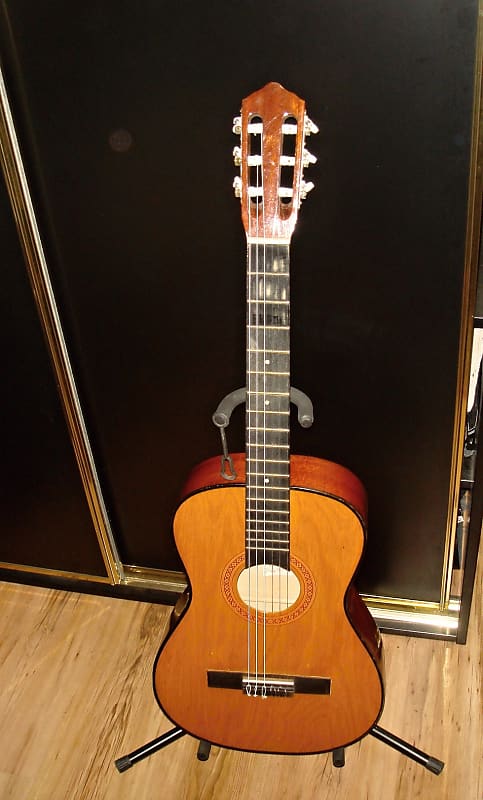 Old classic Cremona Czech guitar 5451 1988