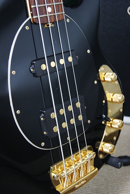 Ernie Ball USA Music Man 2006 Limited Edition Stingray HS