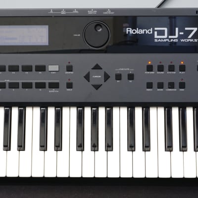 Roland DJ-70 90's Digital Sampling Keyboard Scratch Wheel Sequencer & More- 100V