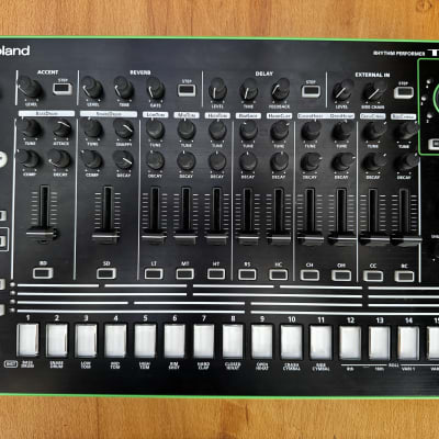 Roland AIRA TR-8 Rhythm Performer Drum Machine 2014 - Present - Black