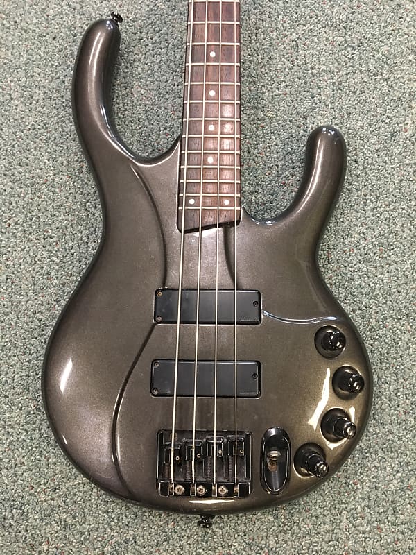 Ibanez EDC 700 Ergodyne 4 String Bass Guitar Pewter Bag or