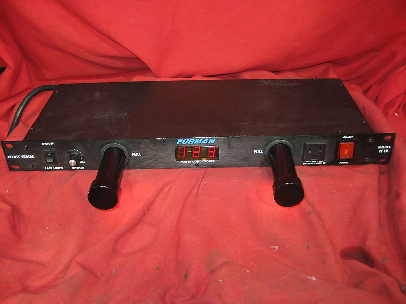Furman M8d Power conditioner with pull out lights Reverb