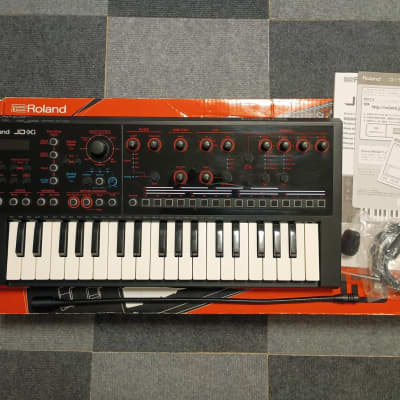 🎹 Roland JD-Xi 37-Key Analog/Digital Crossover Synthesizer