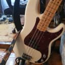 Fender Precision Bass with Maple Fretboard 2014 Olympic White