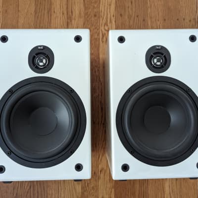 NHT Absolute Zero Piano Black Reverb - Main Image