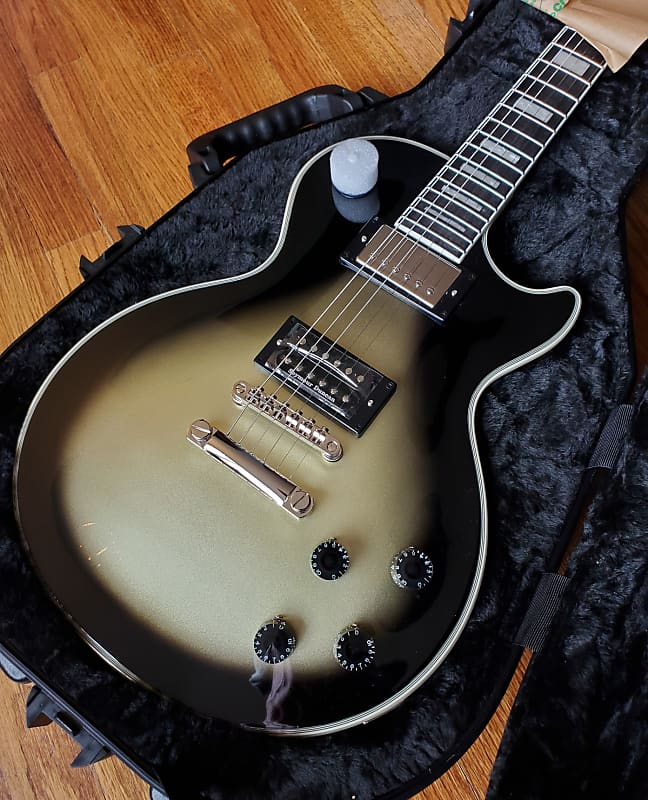 Epiphone Adam Jones Art Series Les Paul Custom || Frazetta