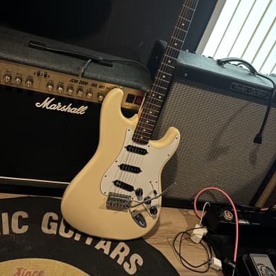 Squier FSR Vintage Modified 70s ストラト Squier Vintage Modified Stratocaster '70s (MN) - black Str