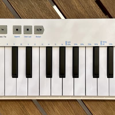 Arturia KeyStep 32-Key MIDI Controller 2017 - Present - White image 6