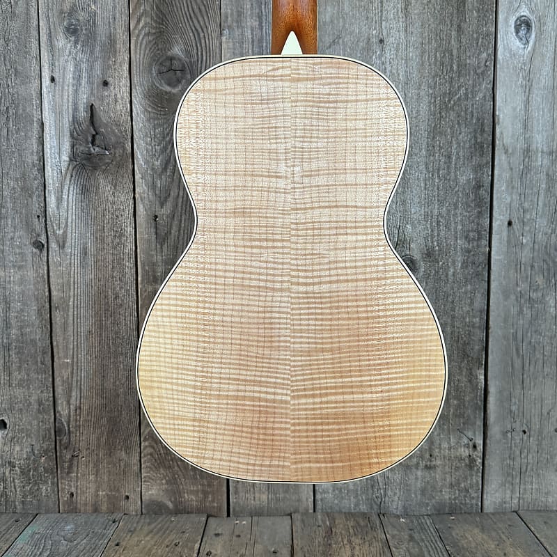Larrivee Parlor Guitar Maple Special Edition O-01 Flame