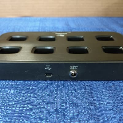 Revolabs 02-08HDCHG-C Charger Base W/ 8 01-HDTBLMIC-DR-11 Microphones image 5