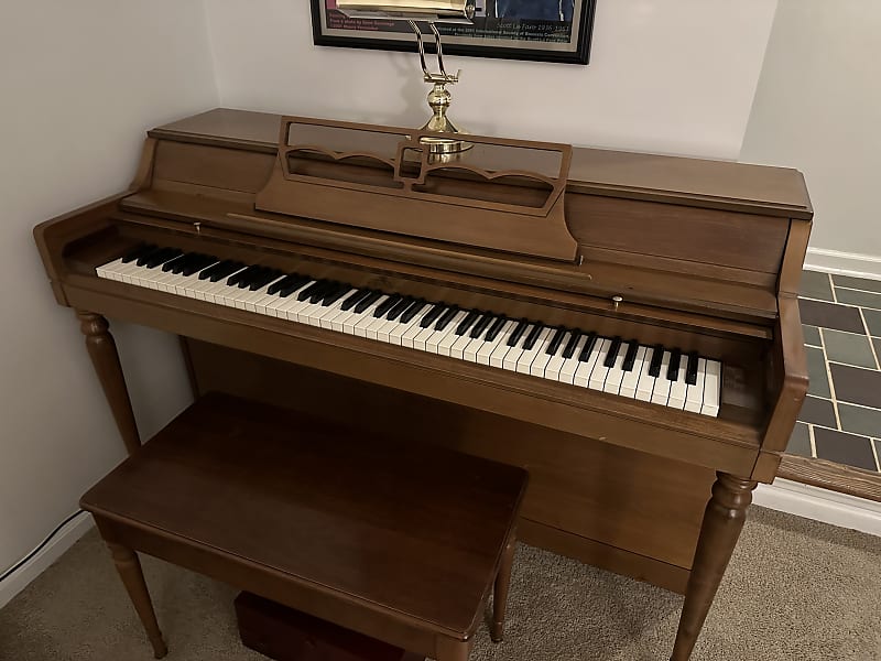 1970 wurlitzer deals upright piano value