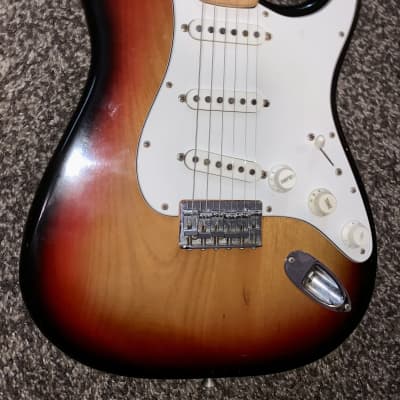 Vintage 1973 fender Stratocaster maple Fretboard electric.guitar hardtail  made in the usa  Sunburst image 4