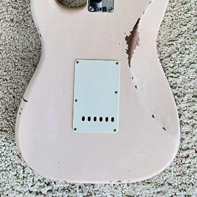 Fender Custom Shop Late 1962 Stratocaster Relic Closet Classic Faded Shell Pink image 2