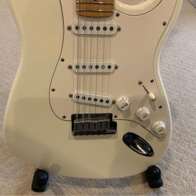 Fender Stratocaster Standard 1989 White image 2