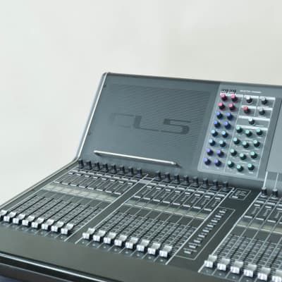 Yamaha CL5 72-Channel Digital Mixing Console CG00VHX image 4
