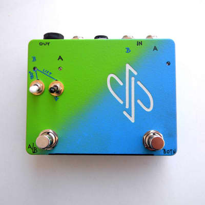 dpFX Pedals - A/B Box with 2 inputs & 2 outputs (isolated, active, buffered) image 1