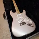 Fender Deluxe Stratocaster 2021 Blizzard Pearl Upgraded