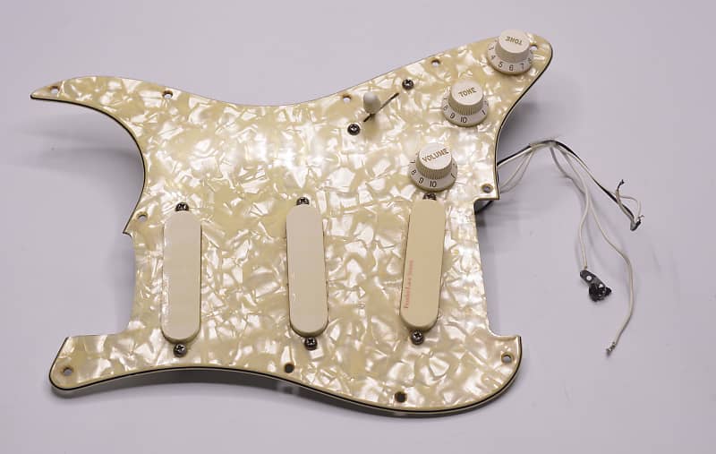 1989-1990 Vintage Fender Stratocaster Plus DELUXE Pearloid | Reverb