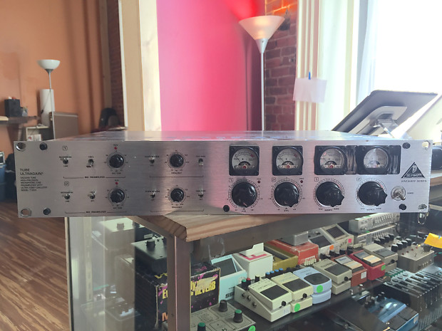 Behringer Vintager T1953 Tube Ultragain Rack Mount Pre Amp Behringer Vintager T1953 Tube Ultragain Rack Mount Pre Amp