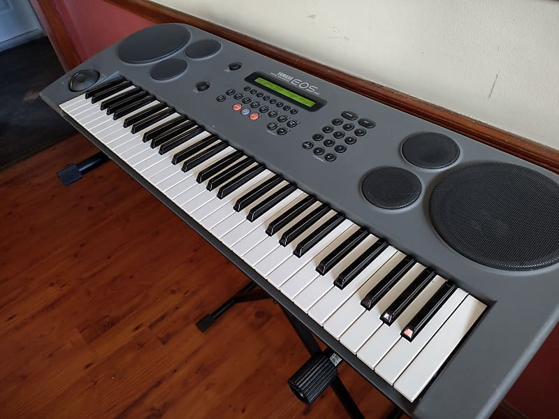 Yamaha EOS B200 Synthesizer/ workstation